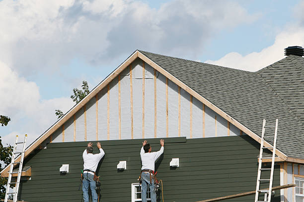 Professional Siding technician working in East Prospect, PA